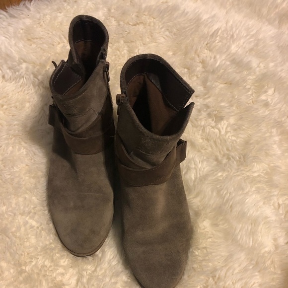 SOLE Society Boots - Picture 3 of 7